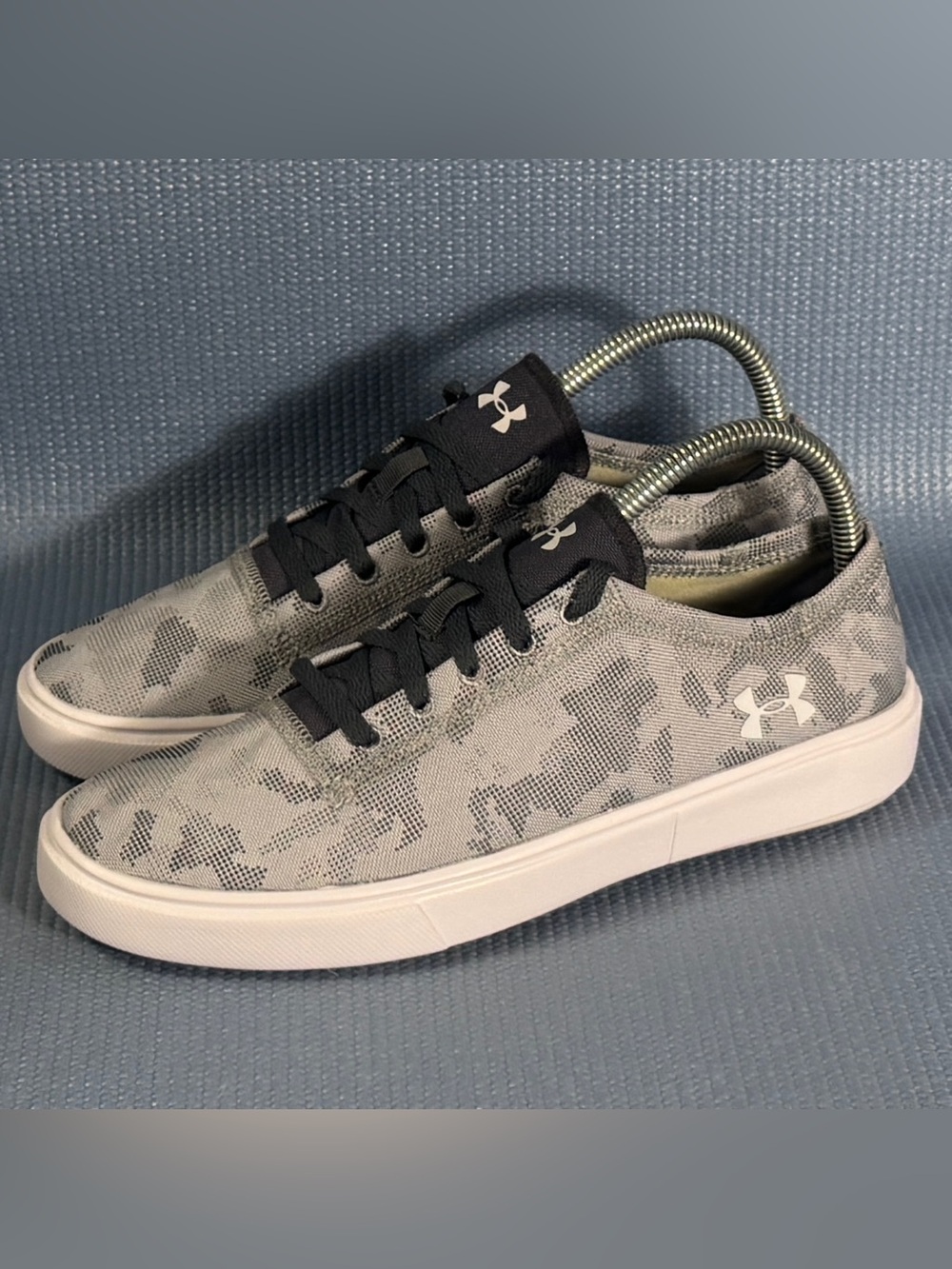 Under Armour Kickit 2 Low Utility Sneakers Gray Camo Big Kid Size 5Y